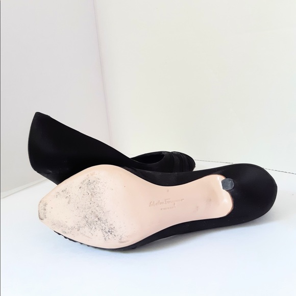 Salvatore Ferragamo Satin Pumps - Picture 5 of 7